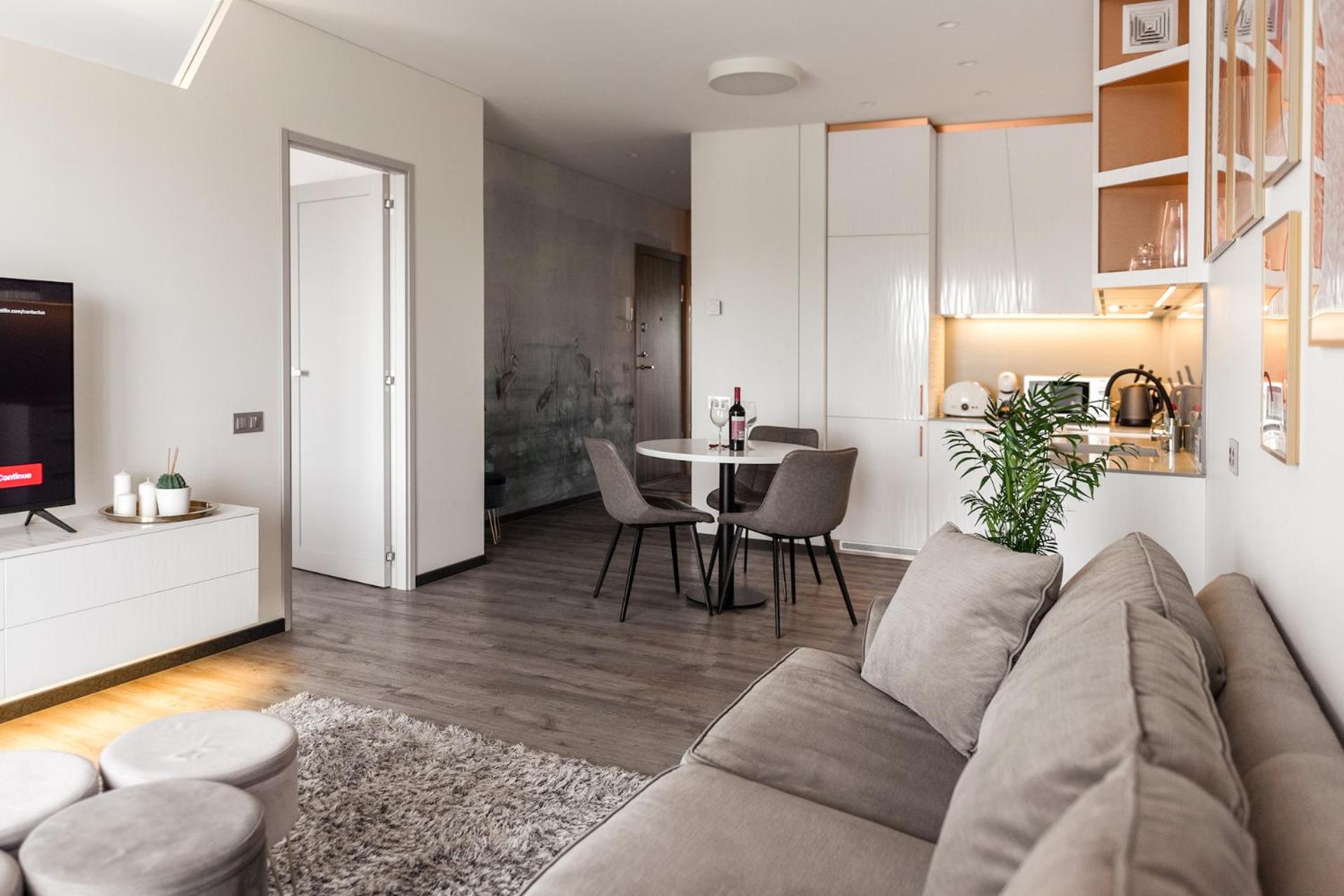 Bright Kaunas Apartment With Castle View Экстерьер фото