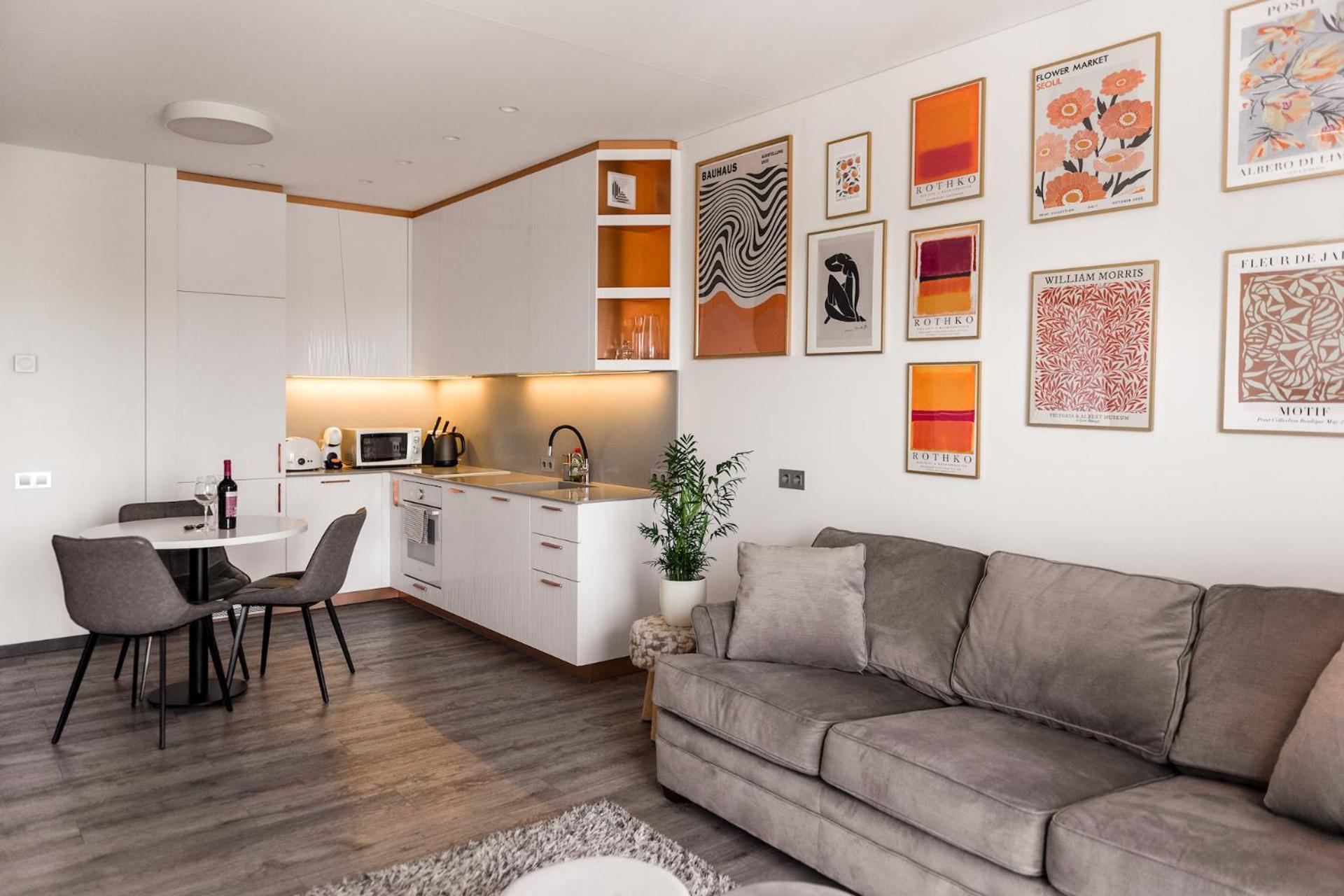 Bright Kaunas Apartment With Castle View Экстерьер фото