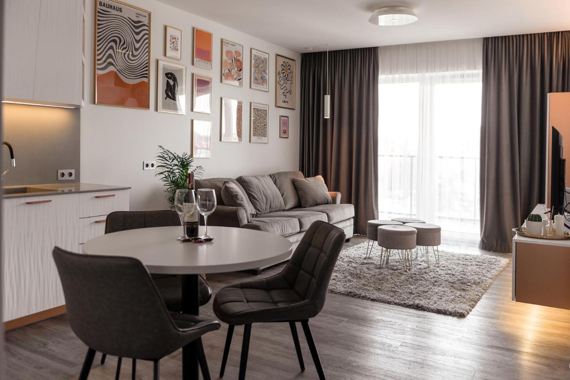 Bright Kaunas Apartment With Castle View Экстерьер фото