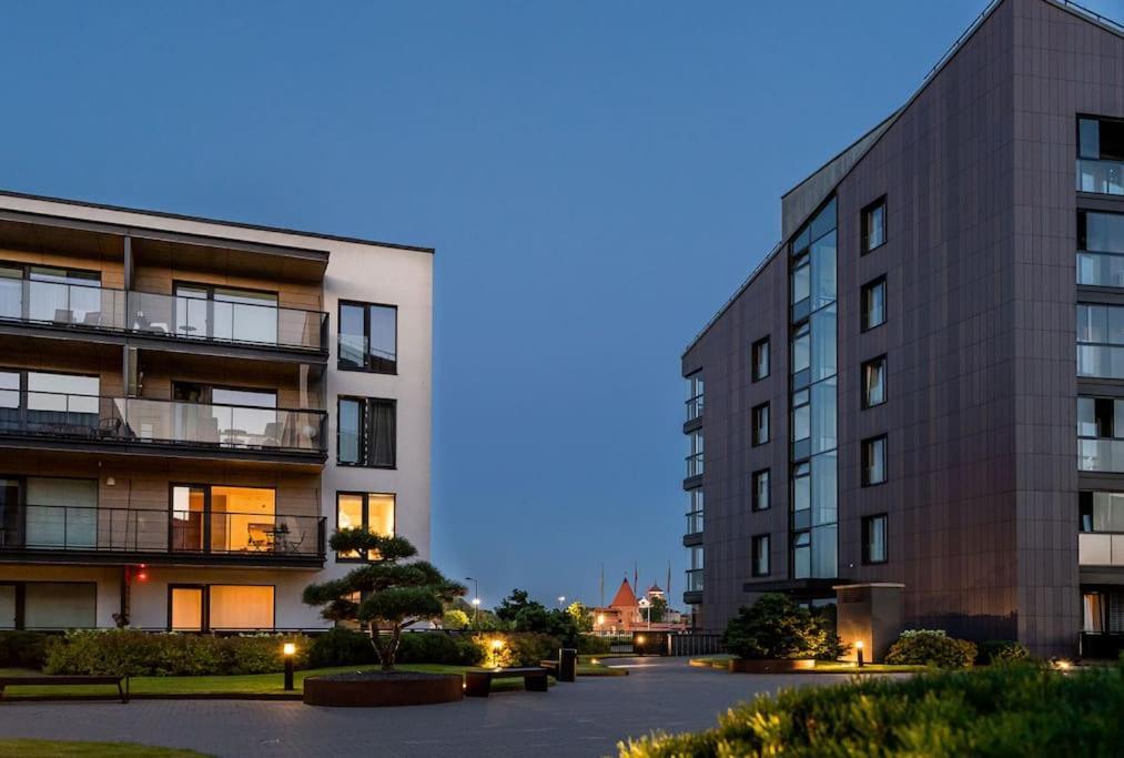 Bright Kaunas Apartment With Castle View Экстерьер фото