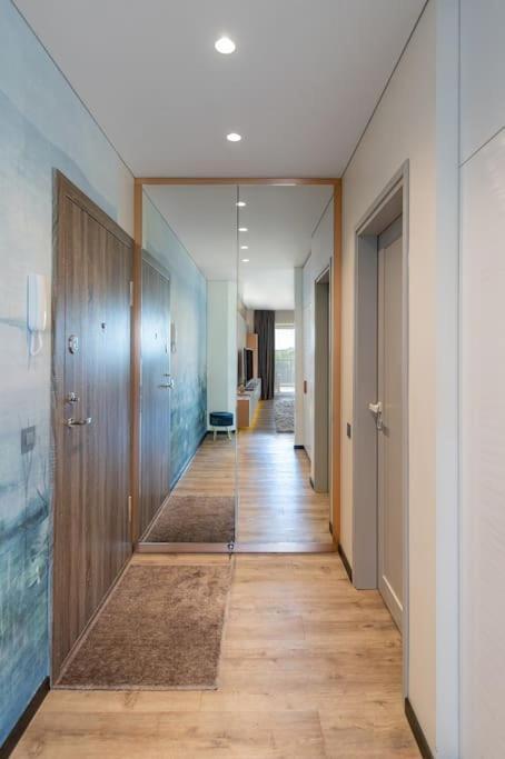 Bright Kaunas Apartment With Castle View Экстерьер фото