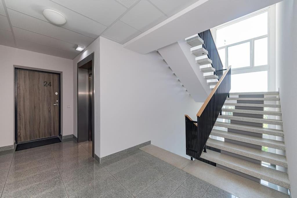 Bright Kaunas Apartment With Castle View Экстерьер фото