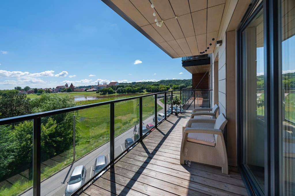 Bright Kaunas Apartment With Castle View Экстерьер фото